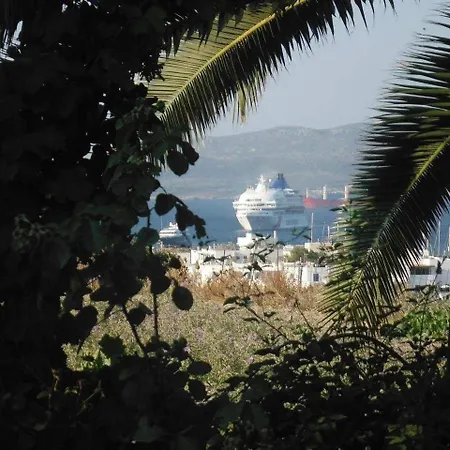 Kapetan Giannis بيت ضيافة آداماس