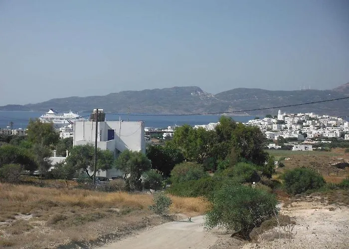 Kapetan Giannis 3* Adamantas (Milos)