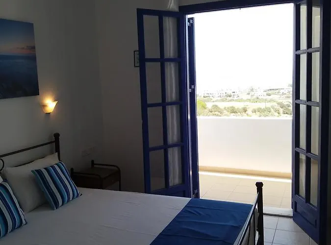 Kapetan Giannis 3* Adamantas (Milos)