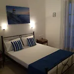 Kapetan Giannis 3* Adamantas (Milos)