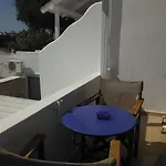 Kapetan Giannis 3* Adamantas (Milos)