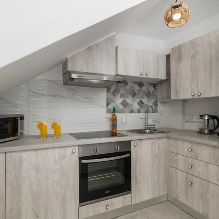 Kapetan Giannis Konukevi 3*