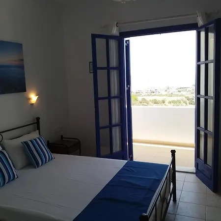 Kapetan Giannis 2* Adamantas (Milos)