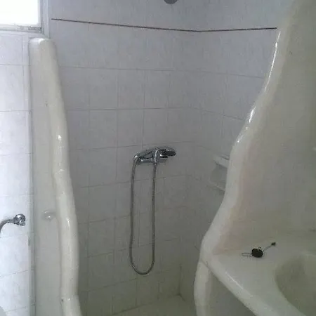 Kapetan Giannis Guest house Adamantas (Milos)